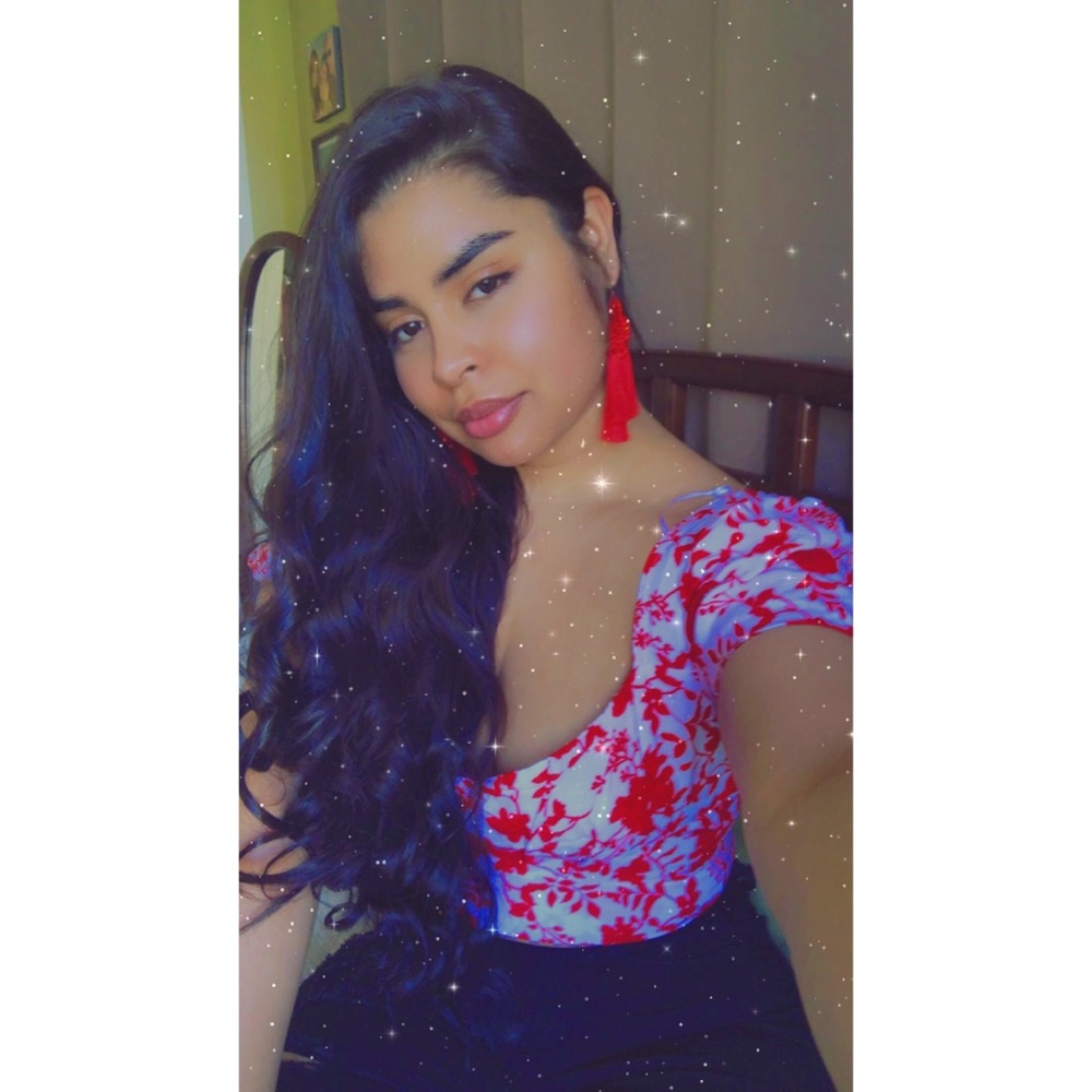 Meet your Posher, Zenia